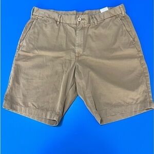 Uniqlo Men’s Khaki Short. Size Large. Excellent Condition